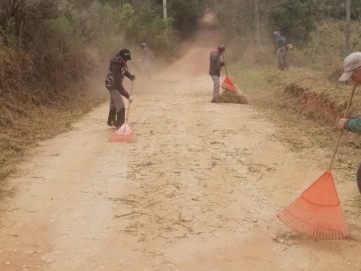Prefeitura realiza serviços de roçada em estradas da zona rural wp header logo 1434
