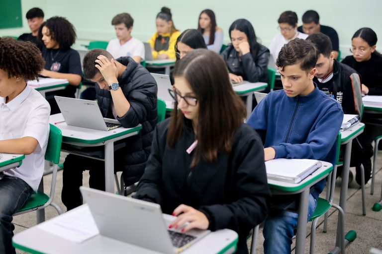 Educação de SP aplica simulado inédito do Provão Paulista e Enem para 325 mil alunos da 3ª série do EM wp header logo 2983