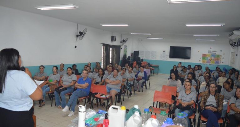 Funcionários da limpeza das escolas participam de curso wp header logo 3264