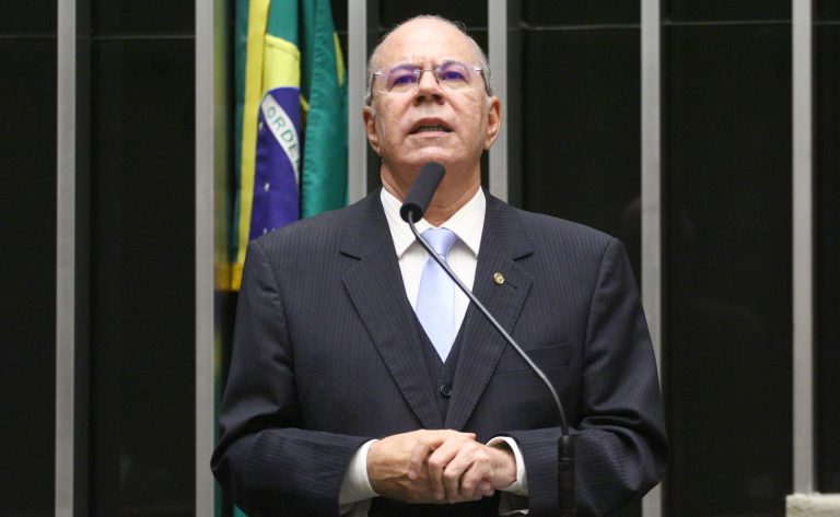 Comissão aprova piso salarial de R$ 6,5 mil para farmacêuticos wp header logo 3422
