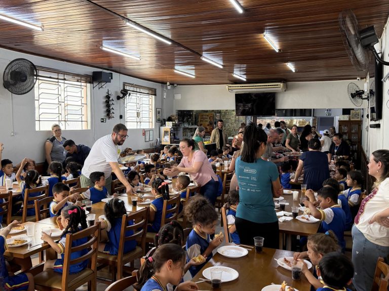 Alunos do CEMEB Madre Paulina participam de tarde especial de pizza na Pizzaria Fratelli wp header logo 3562